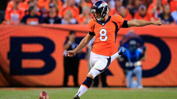 denver-broncos-brandon-mcmanus-broken-wrist.jpg